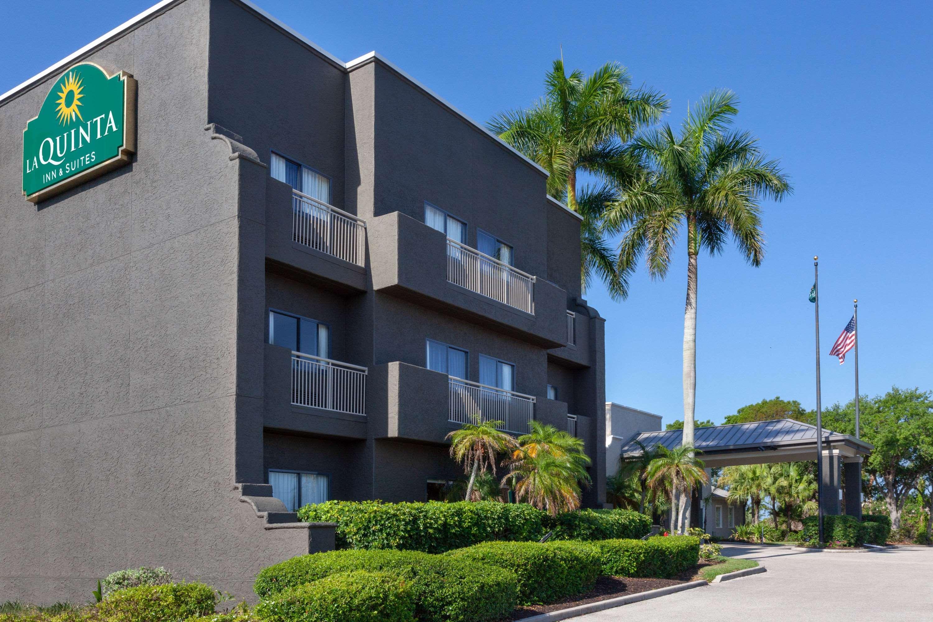 La Quinta By Wyndham Ft. Myers - Sanibel Gateway Hotel Форт Майерс Екстериор снимка