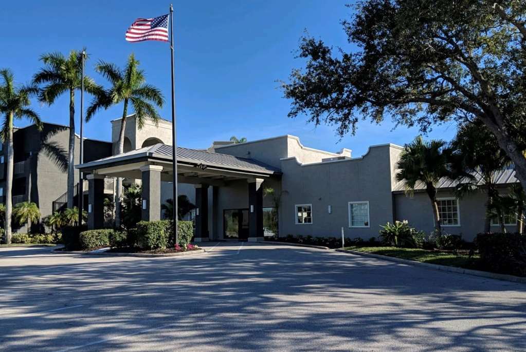 La Quinta By Wyndham Ft. Myers - Sanibel Gateway Hotel Форт Майерс Екстериор снимка