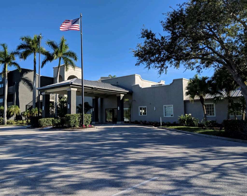La Quinta By Wyndham Ft. Myers - Sanibel Gateway Hotel Форт Майерс Екстериор снимка